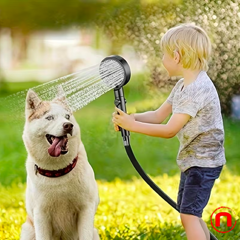Portable pet shower with temperature display, 6000 mAh battery