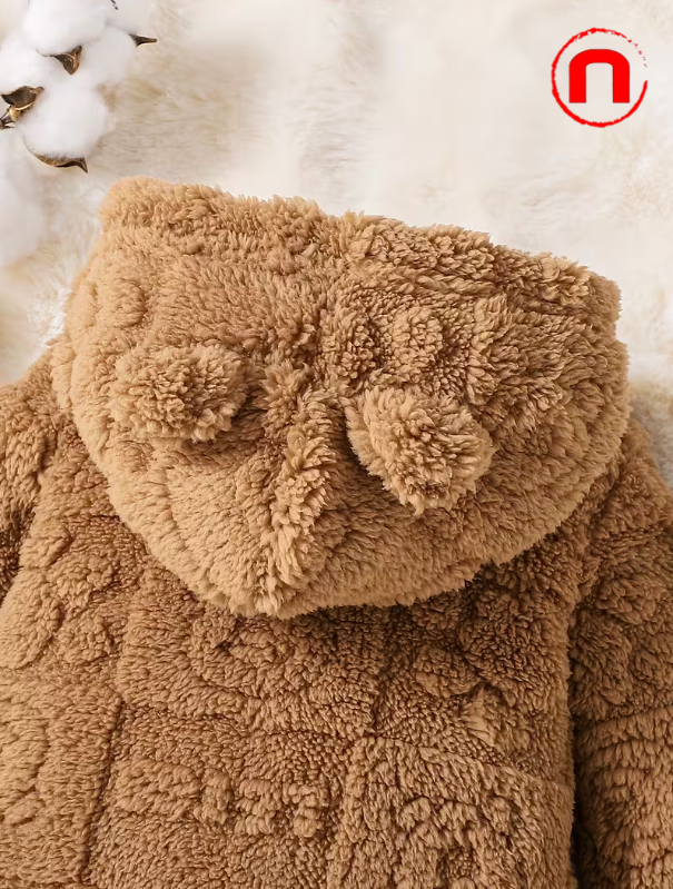 Plush jumpsuit with hood and feet for newborns, with cartoon print,